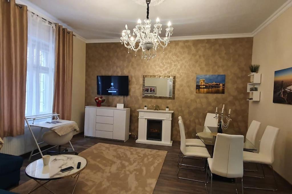 Buda Center Apartment Budapeste Exterior foto