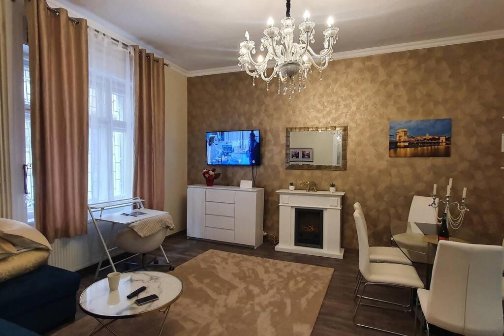 Buda Center Apartment Budapeste Exterior foto