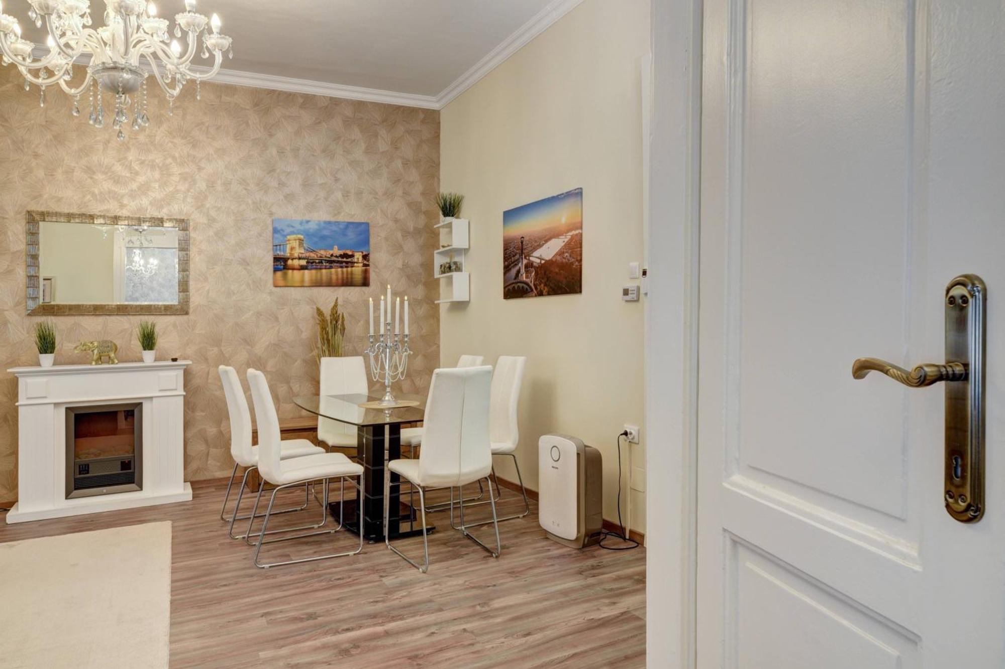 Buda Center Apartment Budapeste Exterior foto